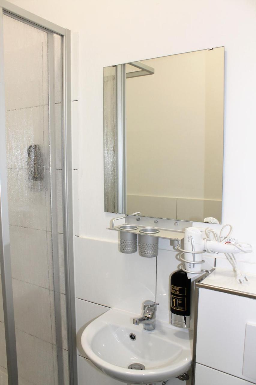 Pionier Hotel Hamburg Wandsbek Esterno foto