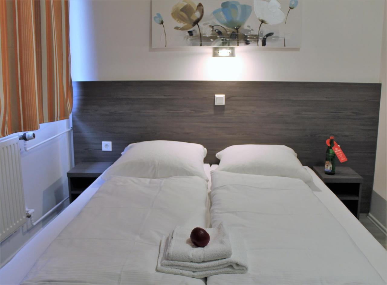 Pionier Hotel Hamburg Wandsbek Esterno foto