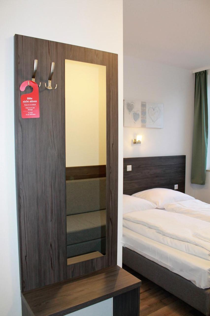 Pionier Hotel Hamburg Wandsbek Esterno foto